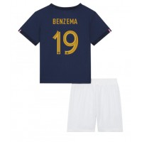 Frankreich Karim Benzema #19 Heimtrikotsatz Kinder WM 2022 Kurzarm (+ Kurze Hosen)